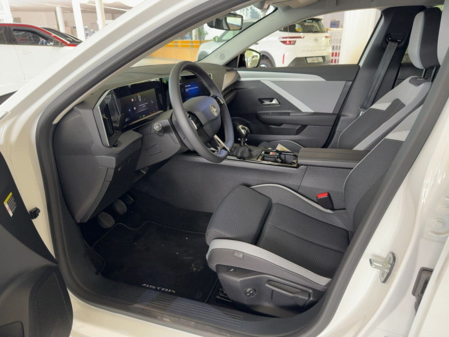 OPEL Astra ST Edit.,AHK,Kamera,SHZ,LED