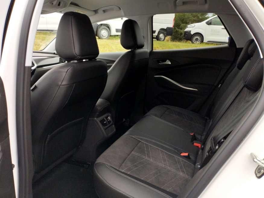 OPEL Grandland Ultimate, Navi, LED, Klimaaut.