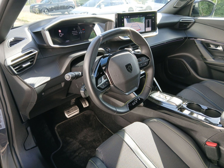 PEUGEOT 2008 GT PureTech 130 EAT8