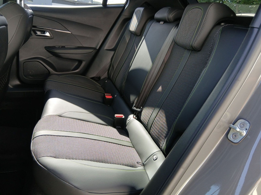 PEUGEOT 2008 GT PureTech 130 EAT8