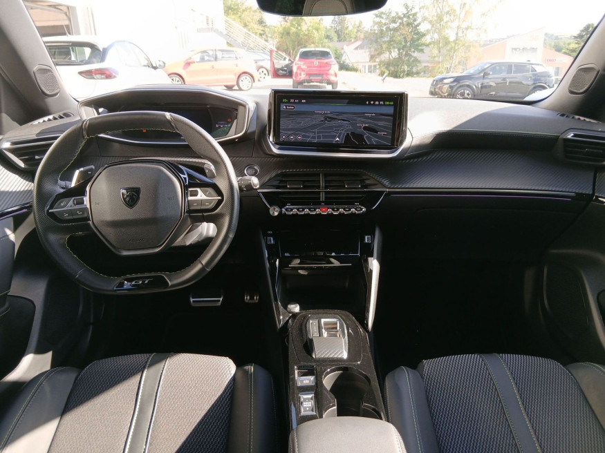 PEUGEOT 2008 GT PureTech 130 EAT8