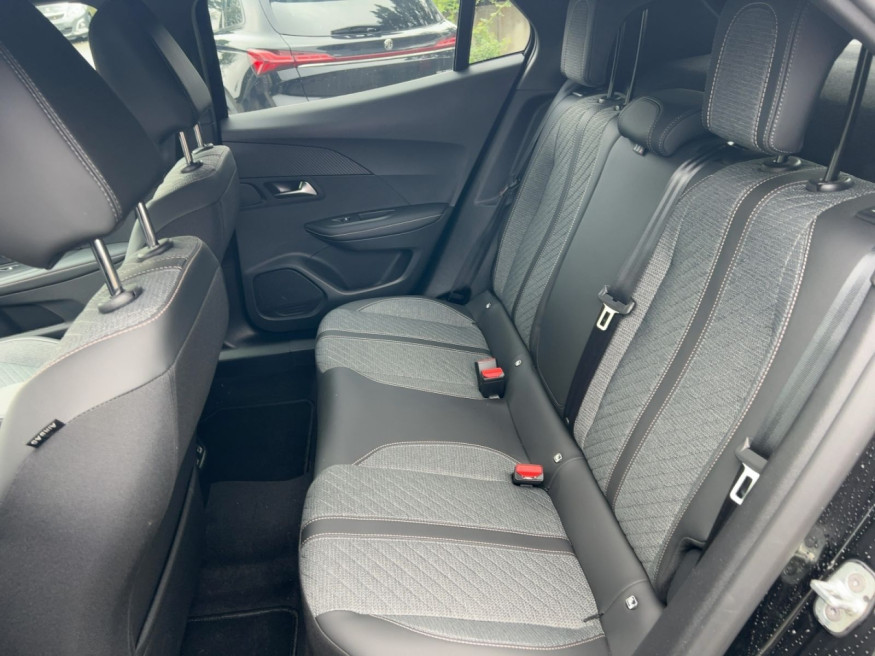 PEUGEOT 2008 Allure PureTech 130 EAT8