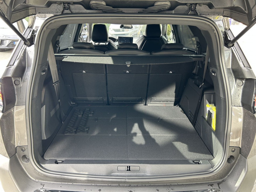 PEUGEOT 5008 Allure Pack B-HDi 130 EAT8