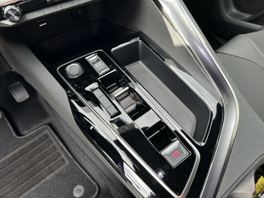 PEUGEOT 5008 Allure Pack B-HDi 130 EAT8