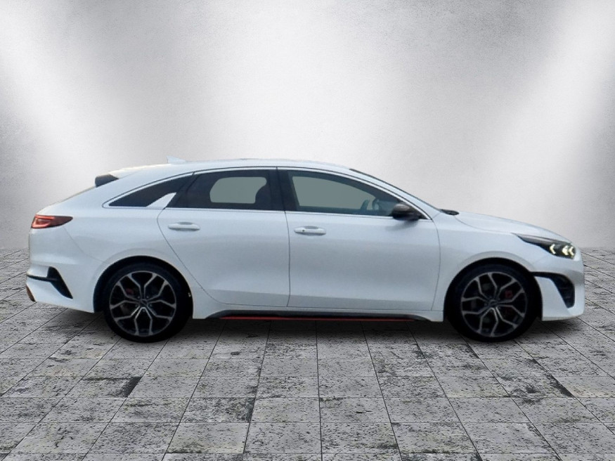 KIA Proceed GT, CD