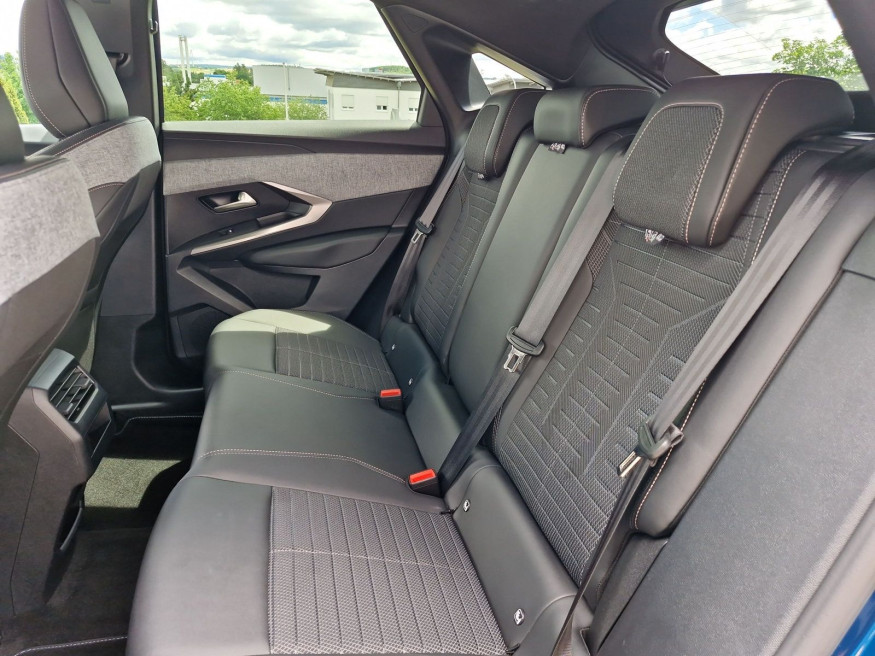 PEUGEOT 3008 Allure Hybrid 136 e-DSC6