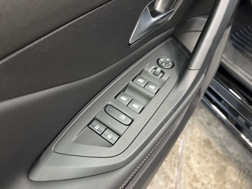 PEUGEOT 308 BlueHDi 130 EAT8, SHZ, LED