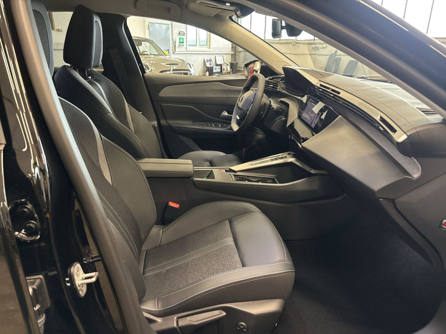 PEUGEOT 308 BlueHDi 130 EAT8, SHZ, LED