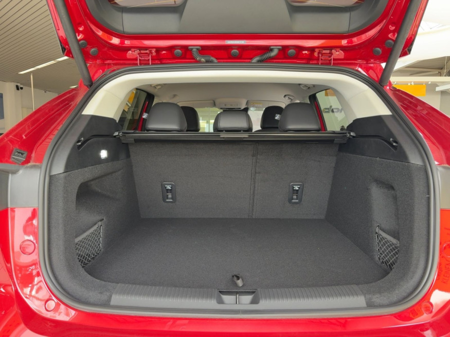 MG HS Luxury 1.5 AT MY24 *FP*