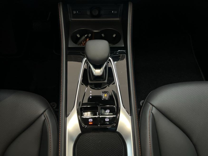 MG HS HEV Luxury MY25 *FP*