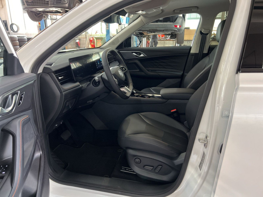 MG HS HEV Luxury MY25 *FP*