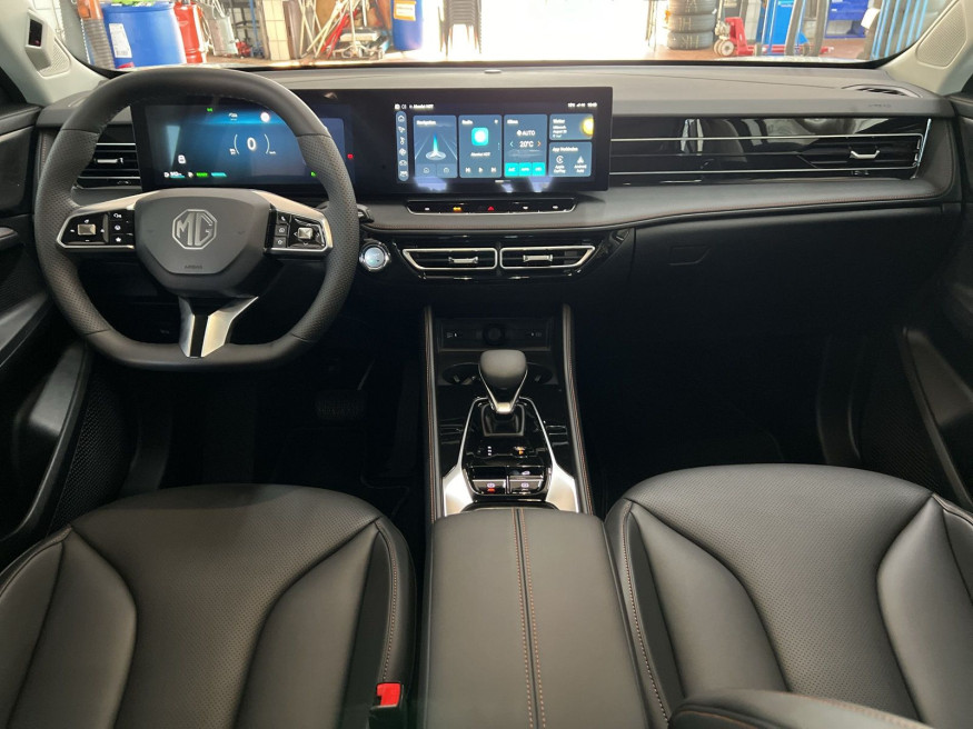 MG HS HEV Luxury MY25 *FP*