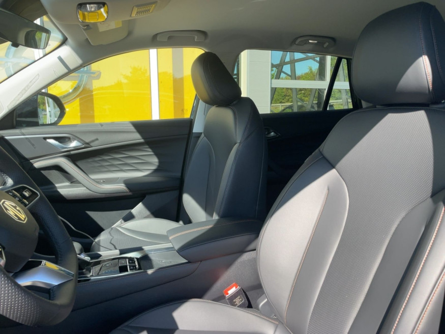 MG HS HEV Luxury MY25