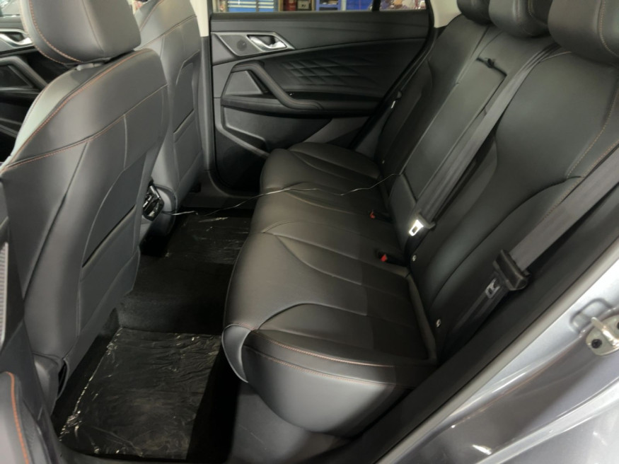 MG HS HEV Luxury MY25