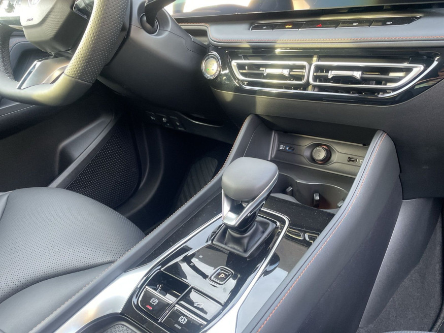 MG HS PHEV Luxury 1.5 MY24 *FP*