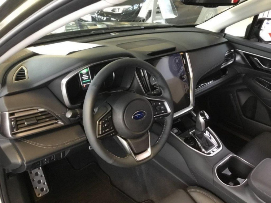 SUBARU Outback 2.5i Platinum Lineartronic