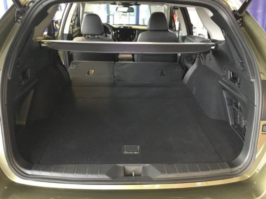 SUBARU Outback 2.5i Platinum Lineartronic