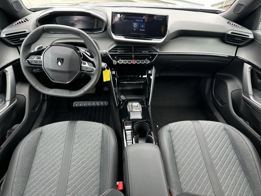 PEUGEOT 2008 ALLURE PureTech 130 EAT8