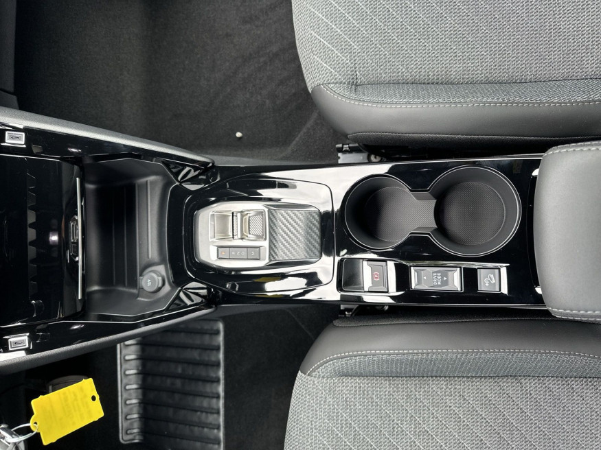 PEUGEOT 2008 ALLURE PureTech 130 EAT8