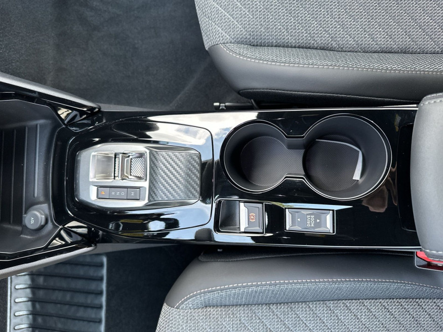 PEUGEOT 2008 ALLURE PureTech 130 EAT8