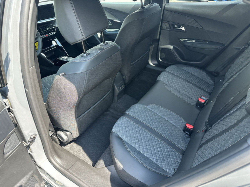 PEUGEOT 2008 ALLURE PureTech 130 EAT8