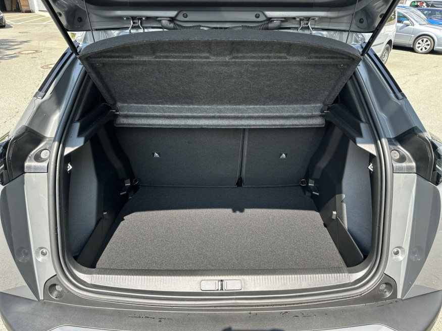 PEUGEOT 2008 ALLURE PureTech 130 EAT8