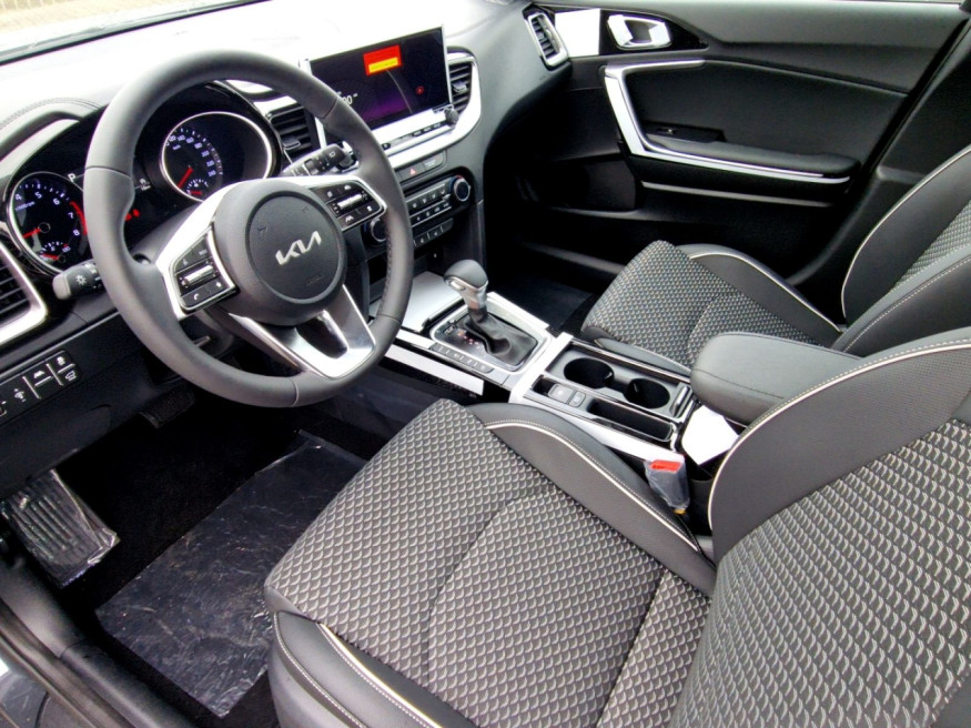 KIA Ceed SW 1.5 T-GDI Spirit