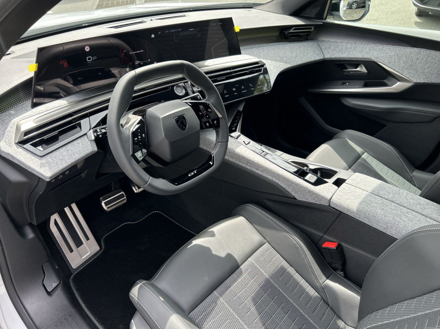 PEUGEOT 3008 Hybrid GT 145 e-DSC6