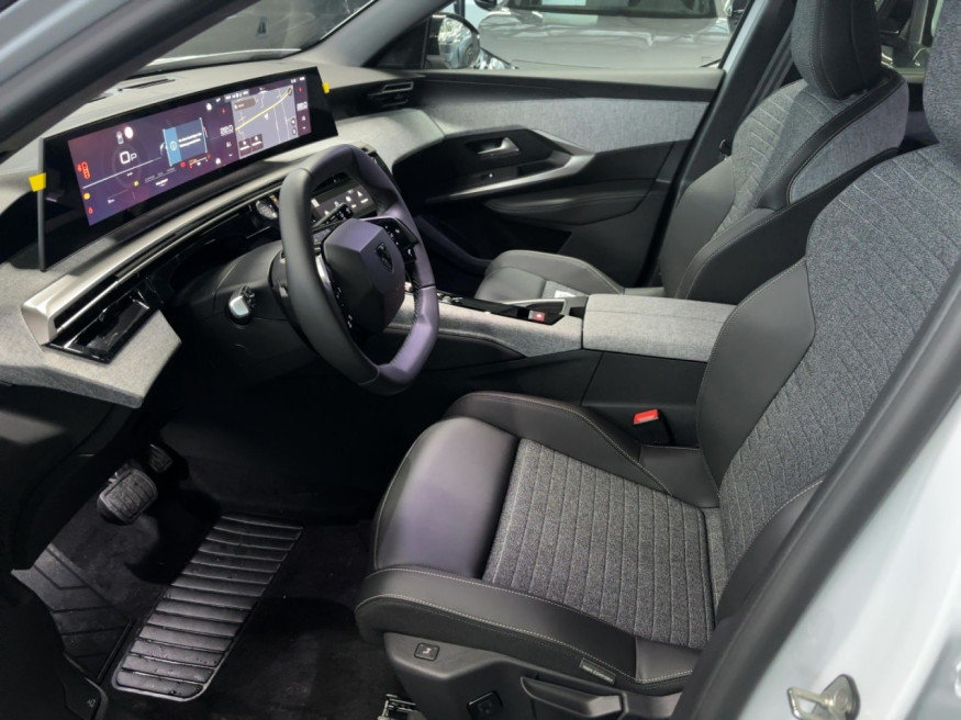 PEUGEOT 5008 Allure Hybrid