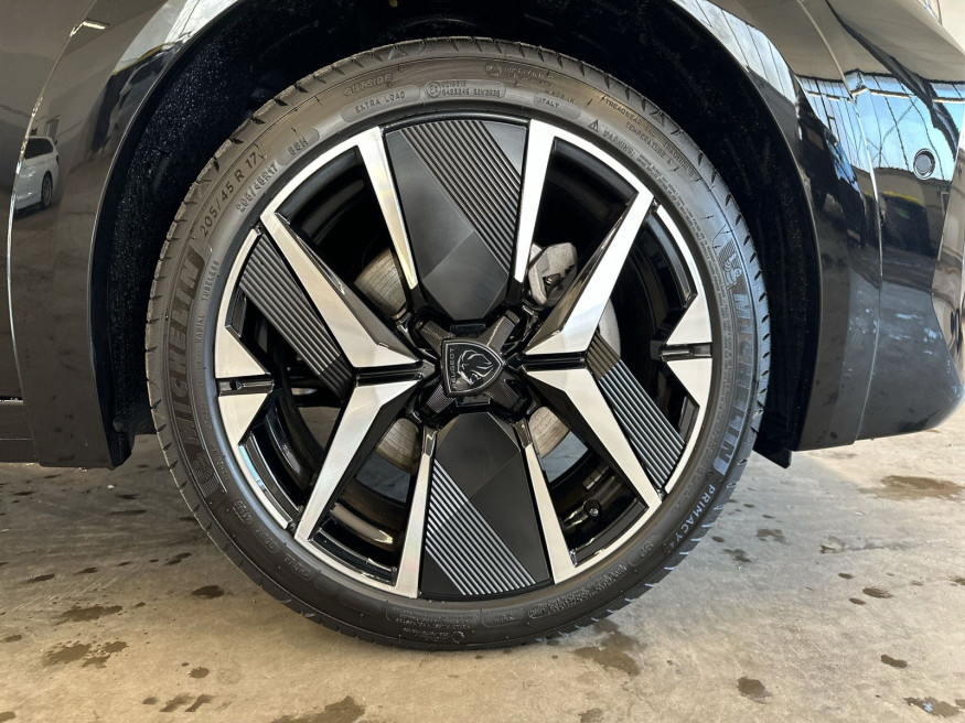 PEUGEOT 208 GT Hybrid