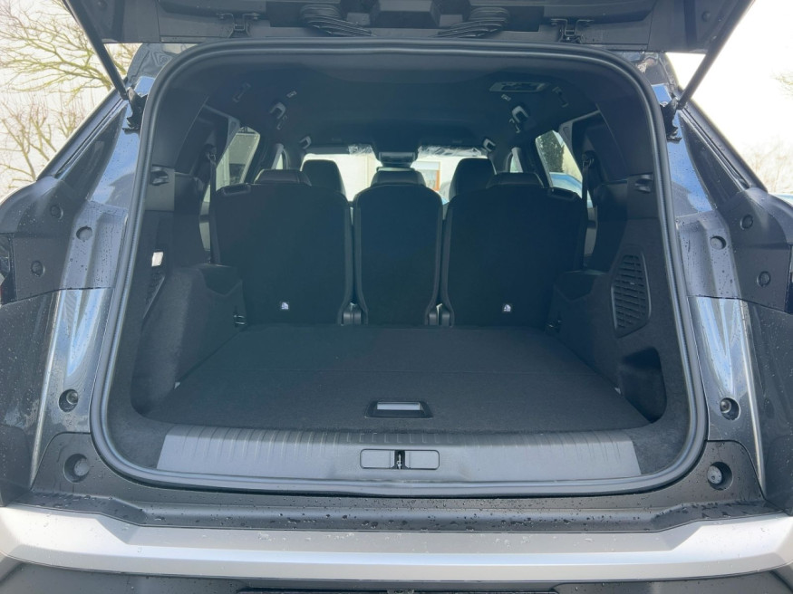 PEUGEOT 5008 Allure Business