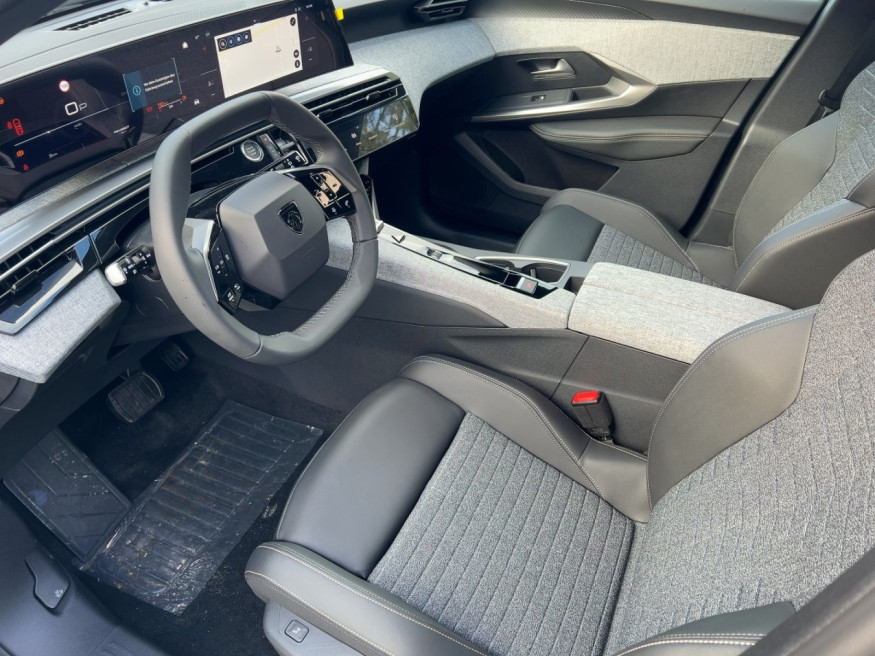 PEUGEOT 5008 Allure Business