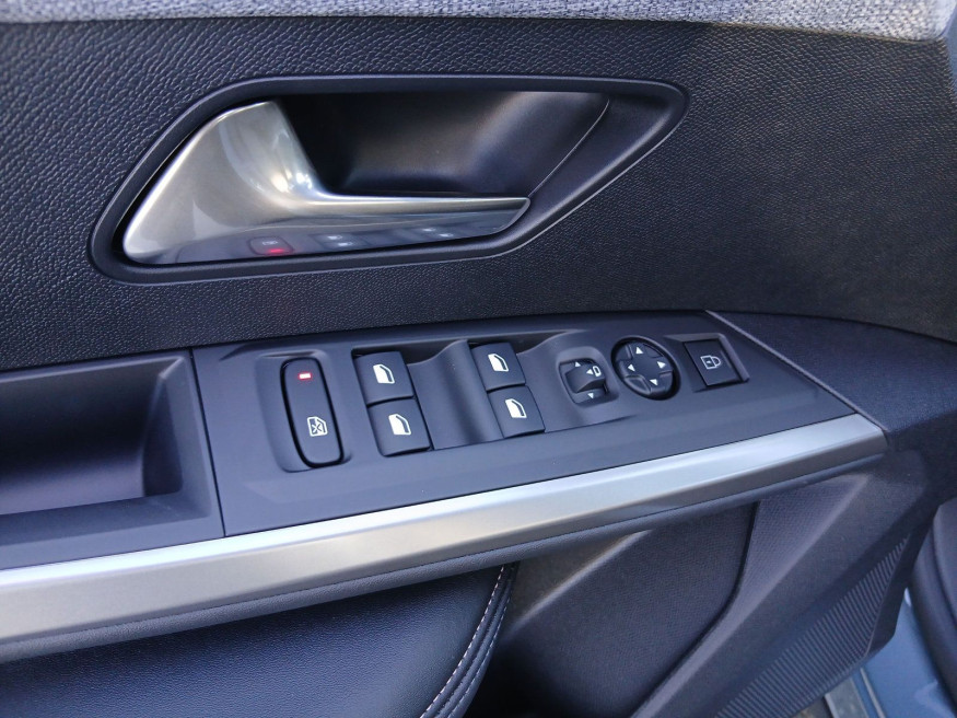 PEUGEOT 5008 Allure Business